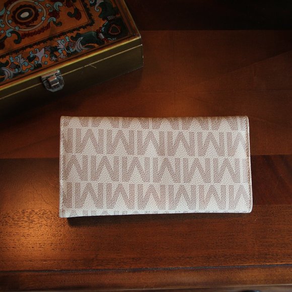 NWT Milan Wallet - Picture 5 of 10